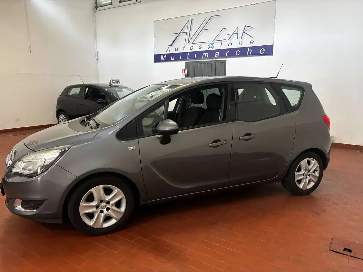 Usata Opel Meriva 101 CV (74 kW) 2017 Grigio Monovolume