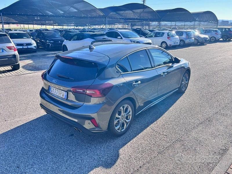 Usata Ford Focus ST 125 CV (91 kW) 2025 Grigio Berlina