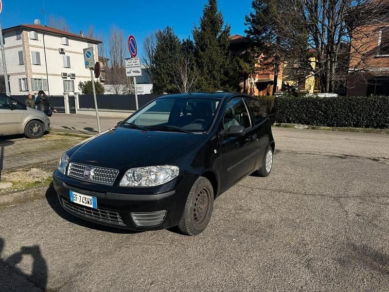 Usata Fiat Punto 80 CV (58 kW) 2005 Utilitaria