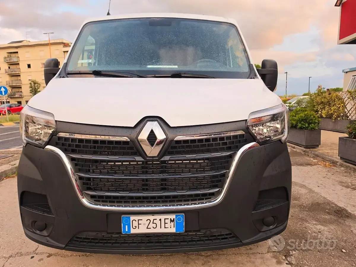 Usata Renault Master 135 CV (99 kW) 2022 Bianco Monovolume