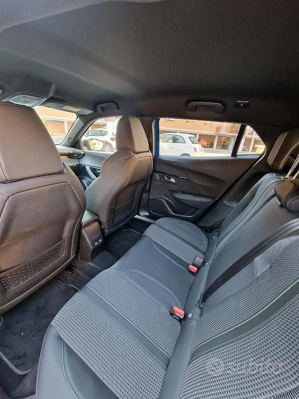 Usata Peugeot 2008 GT 131 CV (96 kW) 2022 Blu SUV