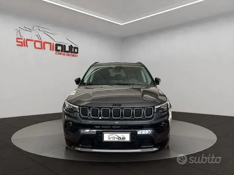 Usata Jeep Compass Summit 131 CV (96 kW) 2025 Grigio SUV
