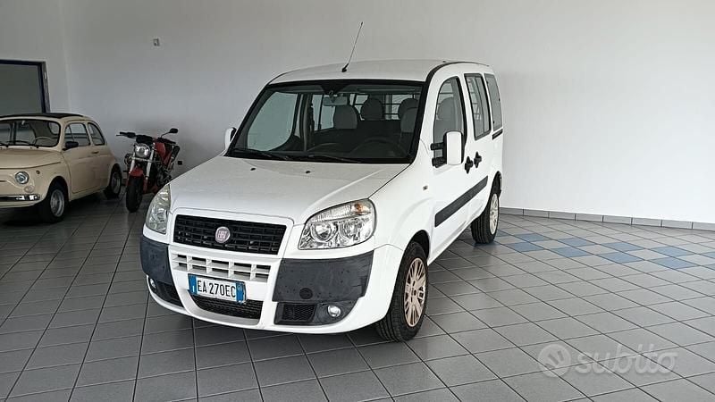 Usata Fiat Doblò Active 74 CV (54 kW) 2010 Bianco Monovolume