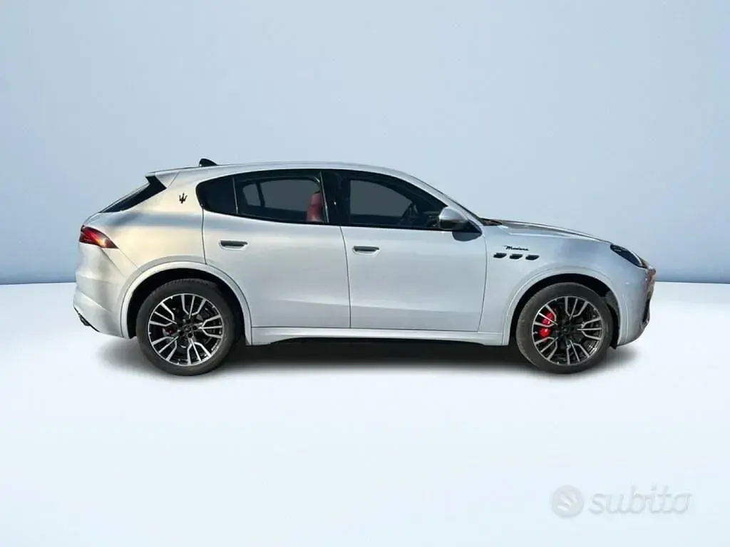 Begagnad Maserati Grecale 330 HK (242 kW) 2022 Grå SUV