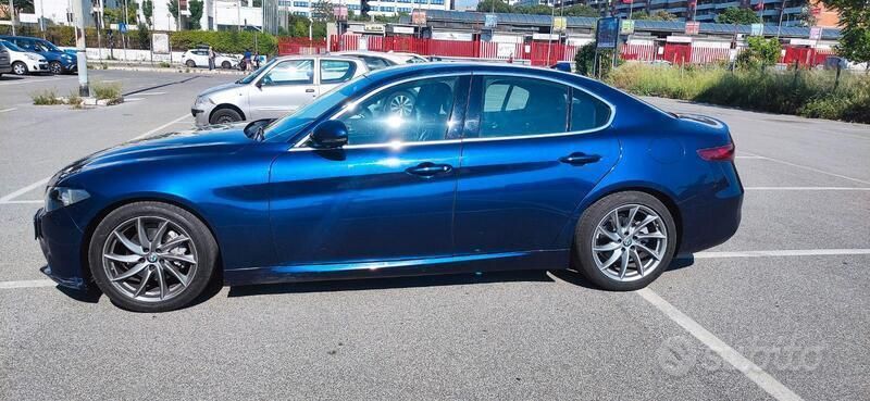 Usata Alfa Romeo Giulia 180 CV (132 kW) 2017 Blu Berlina