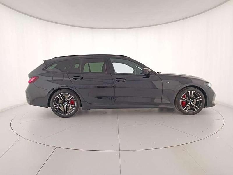 Usata BMW 318 M Sport 150 CV (110 kW) 2025 Black sapphire metallizzato Station wagon