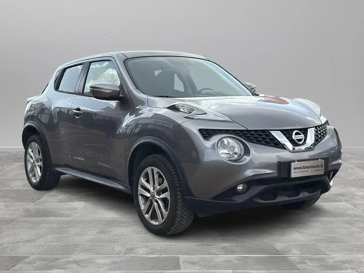 Usata Nissan Juke Acenta 116 CV (85 kW) 2017 Grigio SUV