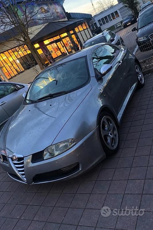 Usata Alfa Romeo GT 150 CV (110 kW) 2008 Grigio Coupé