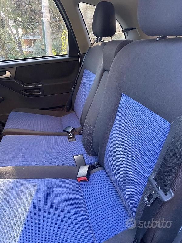 Usata Opel Meriva Cosmo 100 CV (73 kW) 2004 Grigio Monovolume