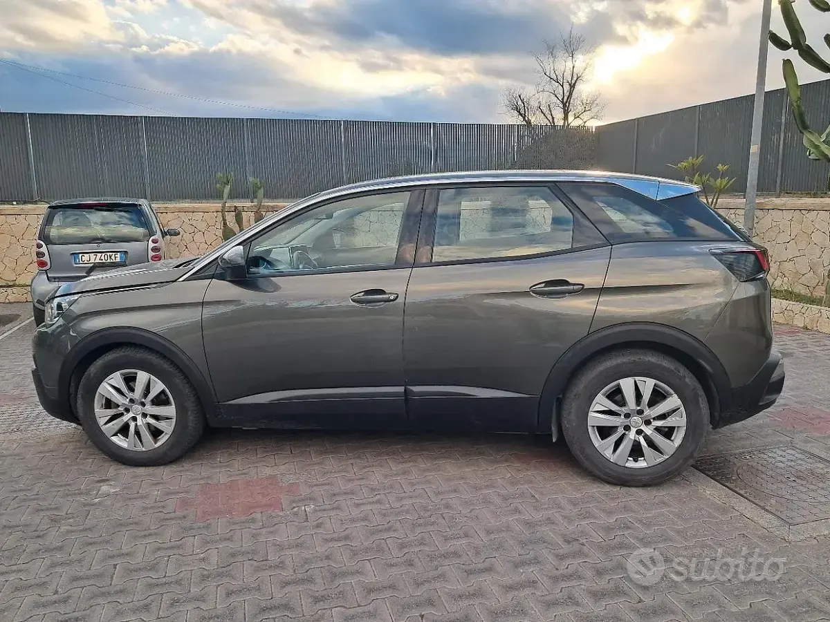 Usata Peugeot 3008 Allure 131 CV (96 kW) 2019 Verde SUV