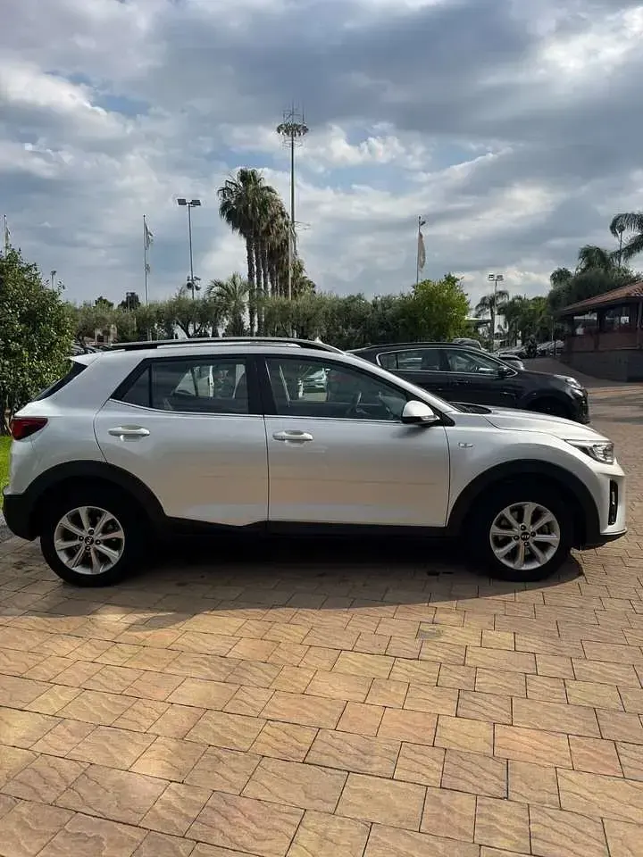 Usata Kia Stonic 101 CV (74 kW) 2020 Argento metallizzato SUV