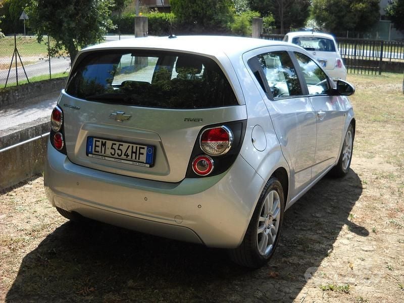 Usata Chevrolet Aveo LTZ 95 CV (69 kW) 2012 Argento Berlina