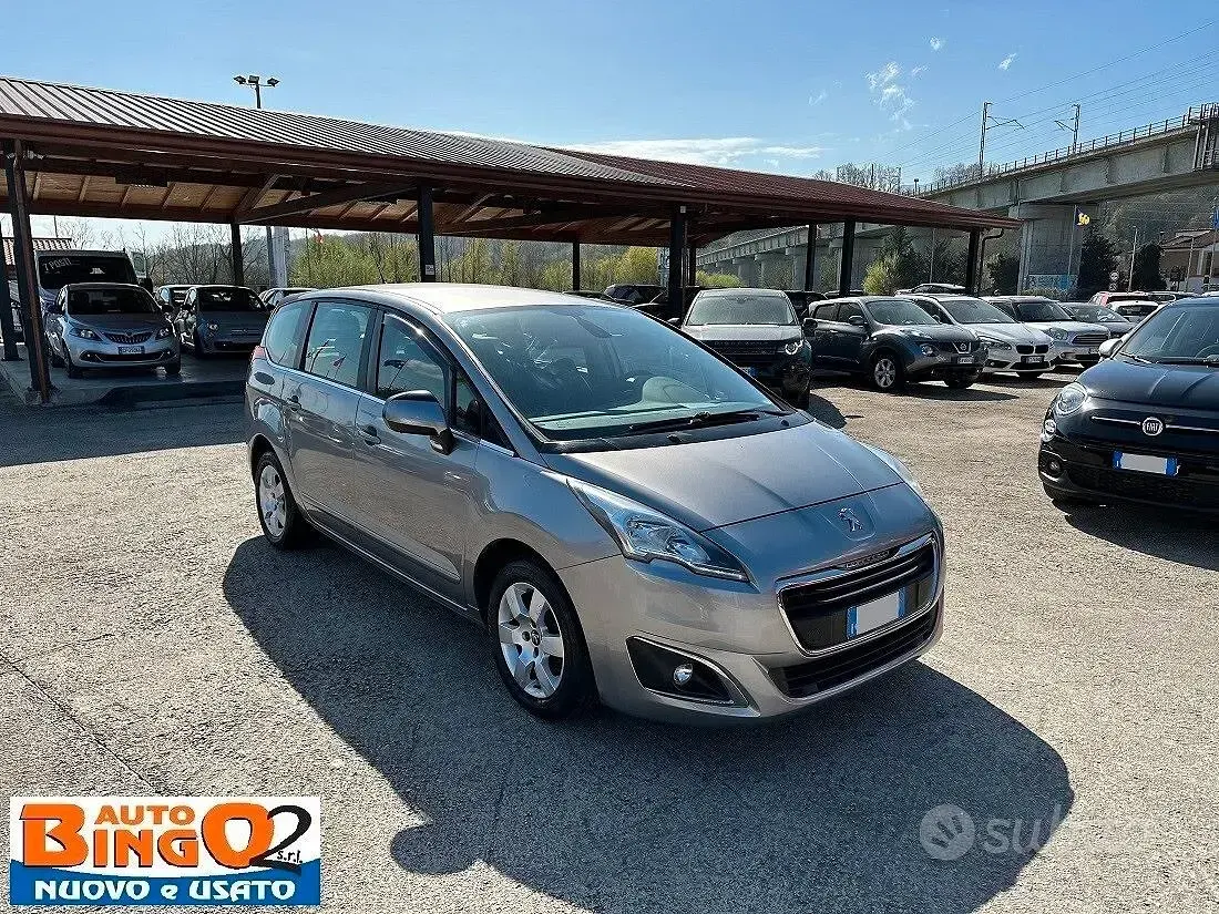 Usata Peugeot 5008 Allure 115 CV (84 kW) 2015 Grigio Monovolume
