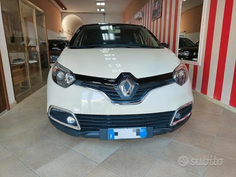 Usata Renault Captur 90 CV (66 kW) 2015 Beige SUV
