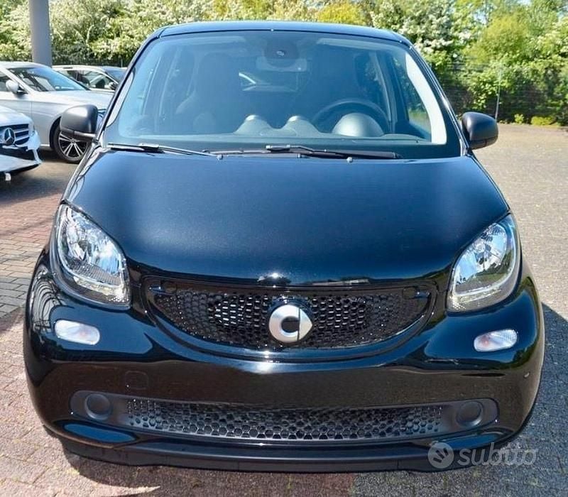 Usata Smart ForFour Prime 90 CV (66 kW) 2019 Nero Utilitaria