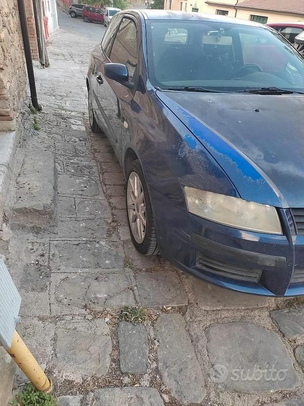 Usata Fiat Stilo 116 CV (85 kW) 2004 Blu Utilitaria