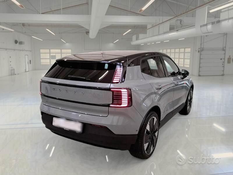 Usata Volvo EX30 Ultra 147 kW (200 CV) 2024 Grigio SUV