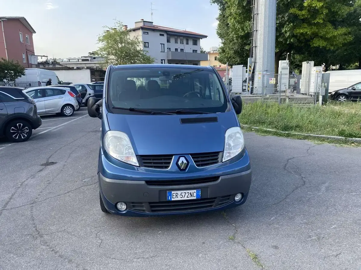 Usata Renault Trafic 114 CV (83 kW) 2013 Blu/azzurro Monovolume