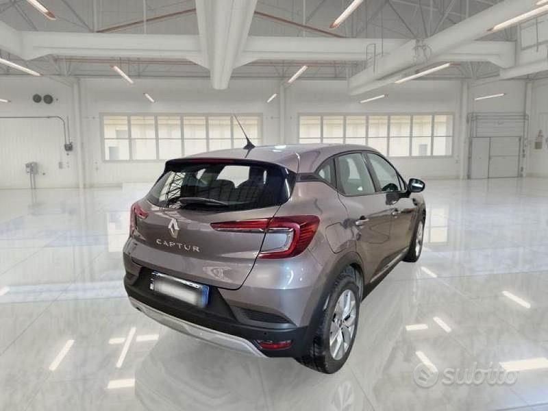 Usata Renault Captur Business 95 CV (69 kW) 2021 Grigio SUV