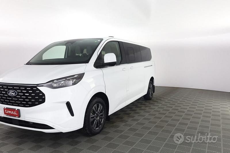 Usata Ford Tourneo Custom Titanium 170 CV (125 kW) 2025 Bianco frozen Furgone