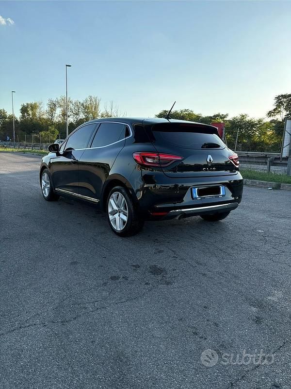 Usata Renault Clio V 100 CV (73 kW) 2021 Nero Berlina