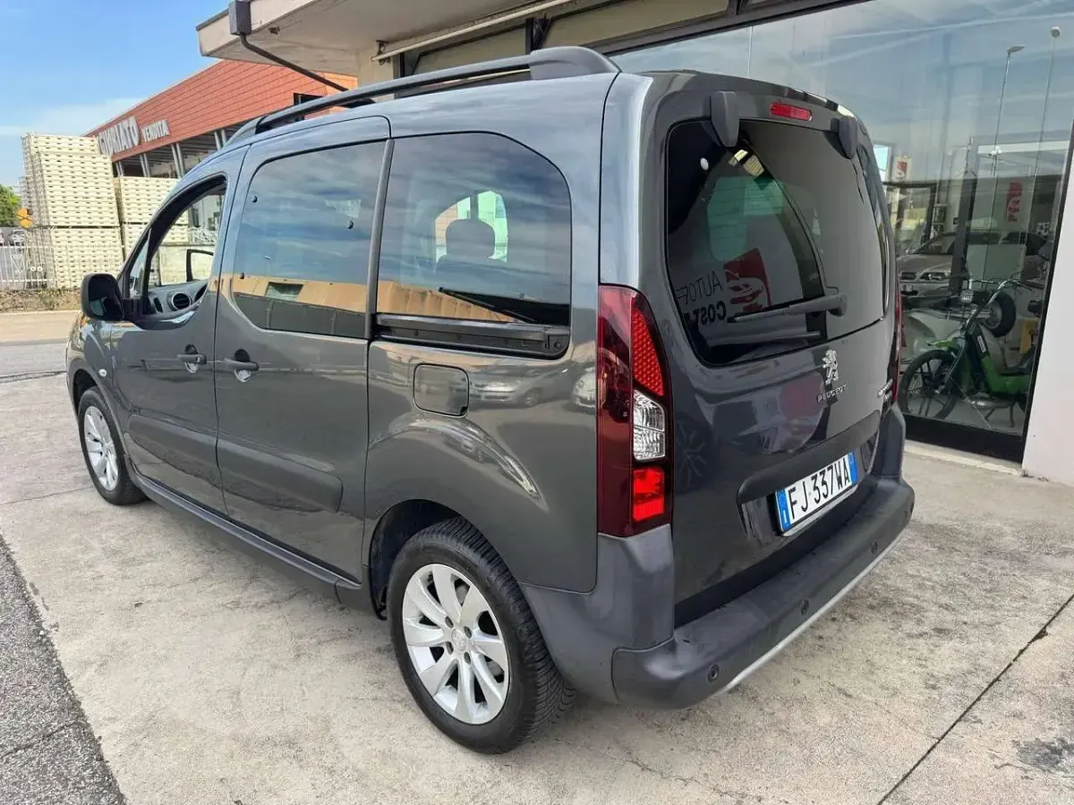 Usata Peugeot TePee Outdoor 99 CV (72 kW) 2017 Grigio Station wagon