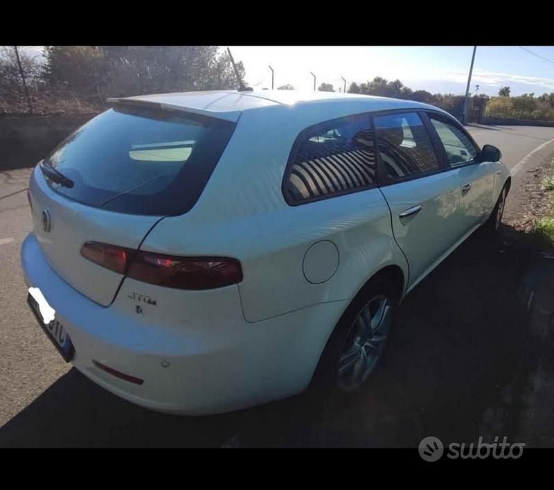 Usata Alfa Romeo 159 136 CV (100 kW) 2011 Bianco Station wagon