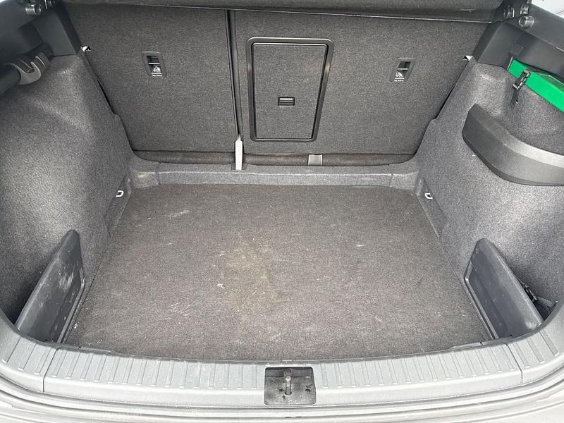 Usata Skoda Karoq Executive 116 CV (85 kW) 2021 Argento SUV