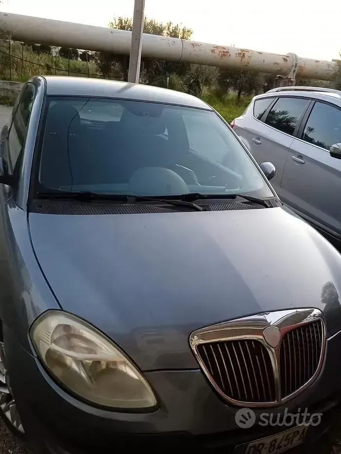 Usata Lancia Ypsilon 75 CV (55 kW) 2008 Grigio Utilitaria