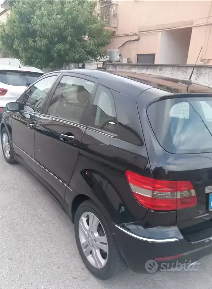 Usata Mercedes B180 2008 Nero Monovolume