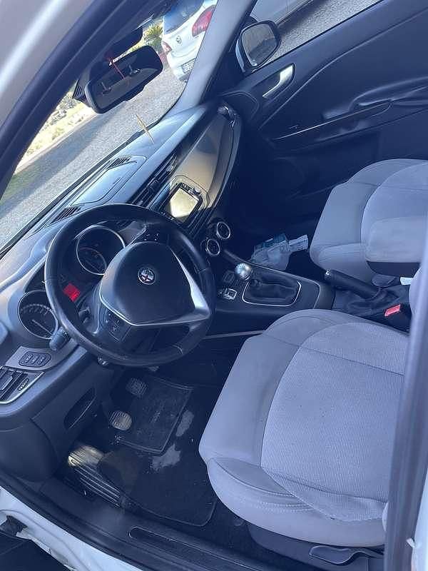 Usata Alfa Romeo Giulietta Distinctive 120 CV (88 kW) 2016 Berlina