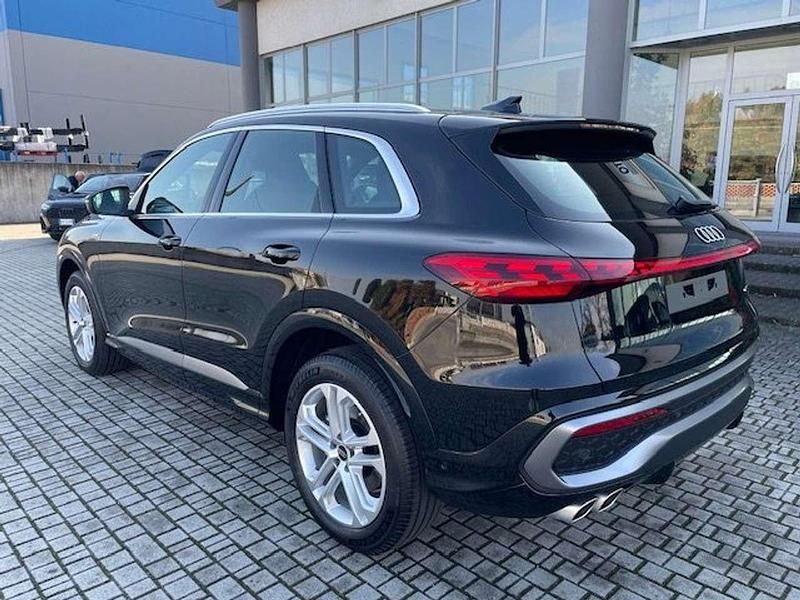 Nuova Audi Q5 S-Line 204 CV (150 kW) 2025 Nero mythos SUV