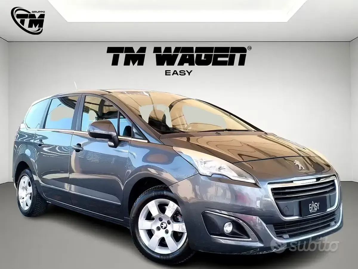 Usata Peugeot 5008 S 120 CV (88 kW) 2015 Grigio Monovolume