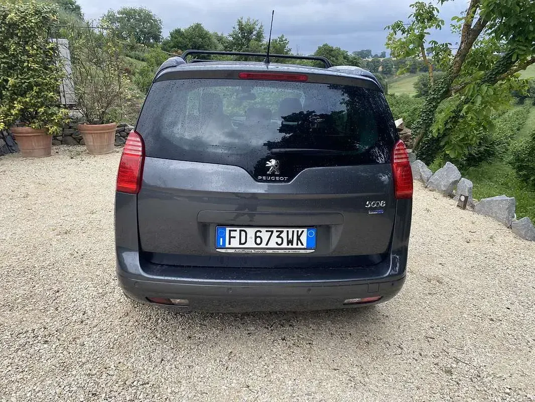 Usata Peugeot 5008 Allure 120 CV (88 kW) 2016 Grigio Monovolume