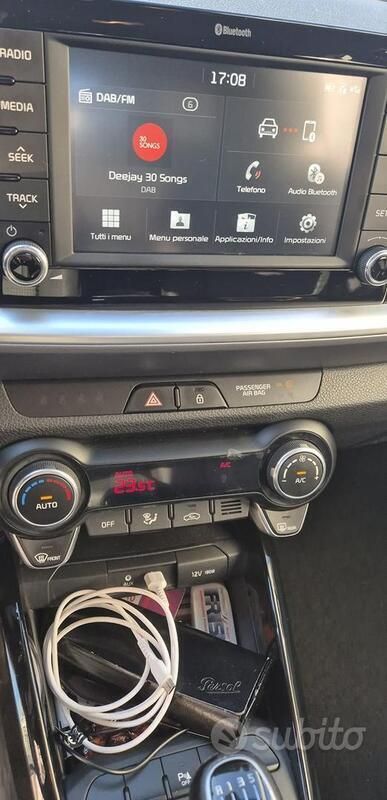 Usata Kia Stonic Style 120 CV (88 kW) 2019 Grigio SUV