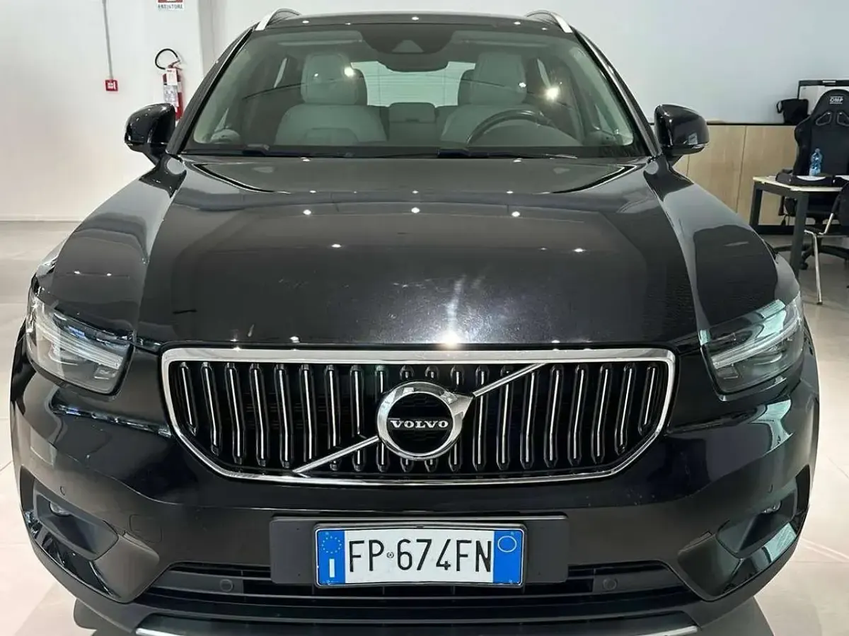 Usata Volvo XC40 Inscription 156 CV (114 kW) 2018 Onyx black SUV