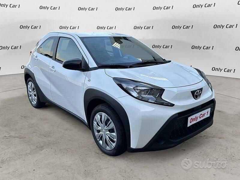 Nuova Toyota Aygo X Active 72 CV (52 kW) 2025 Bianco SUV