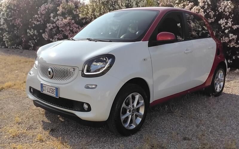 Bianco Usata 2018 Smart ForFour Passion Utilitaria | 11.300 € (Buon prezzo) - Immagine 1/4