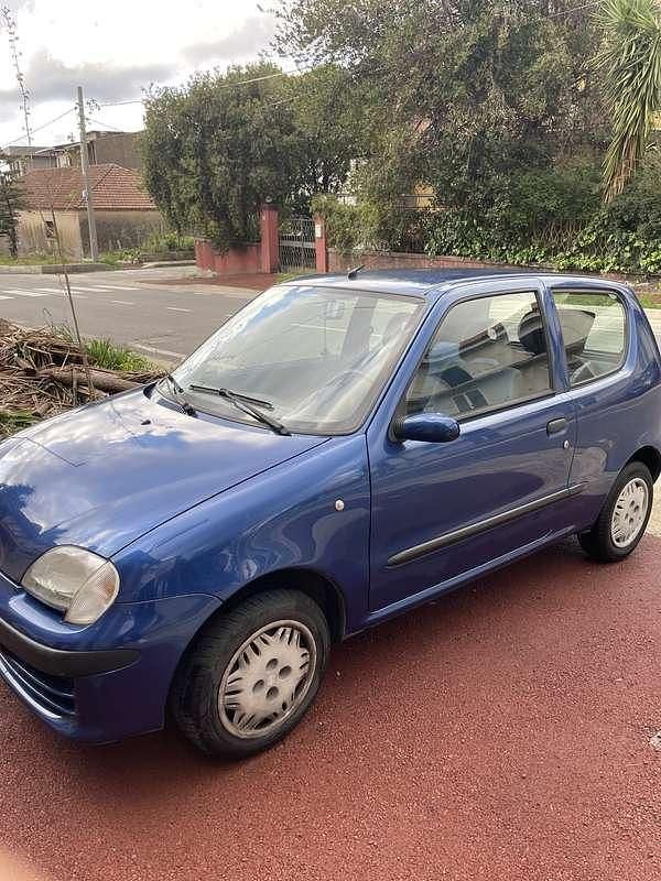 Usata Fiat 600 54 CV (39 kW) 2001 Blu/azzurro Berlina