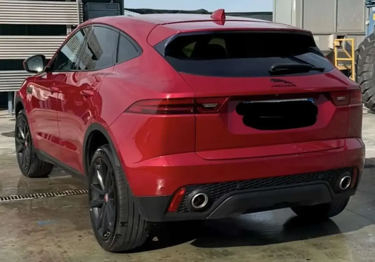 Usata Jaguar E-Pace R-Dynamic 150 CV (110 kW) 2018 Rosso SUV