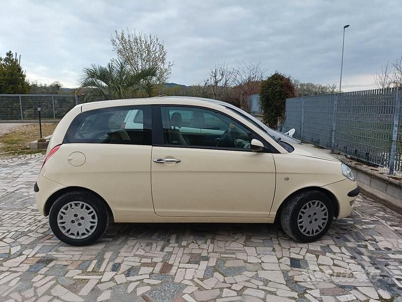 Usata Lancia Ypsilon 2007 Utilitaria