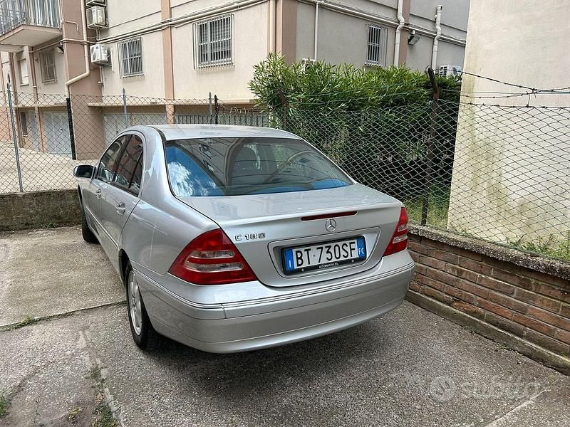 Gebraucht Mercedes C180 129 PS (94 kW) 2002 Limousine