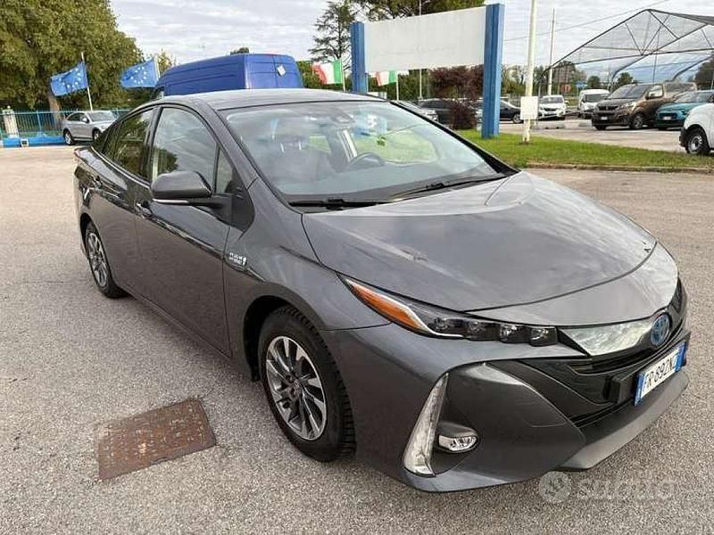 Usata Toyota Prius Active 98 CV (72 kW) 2018 Nero Berlina