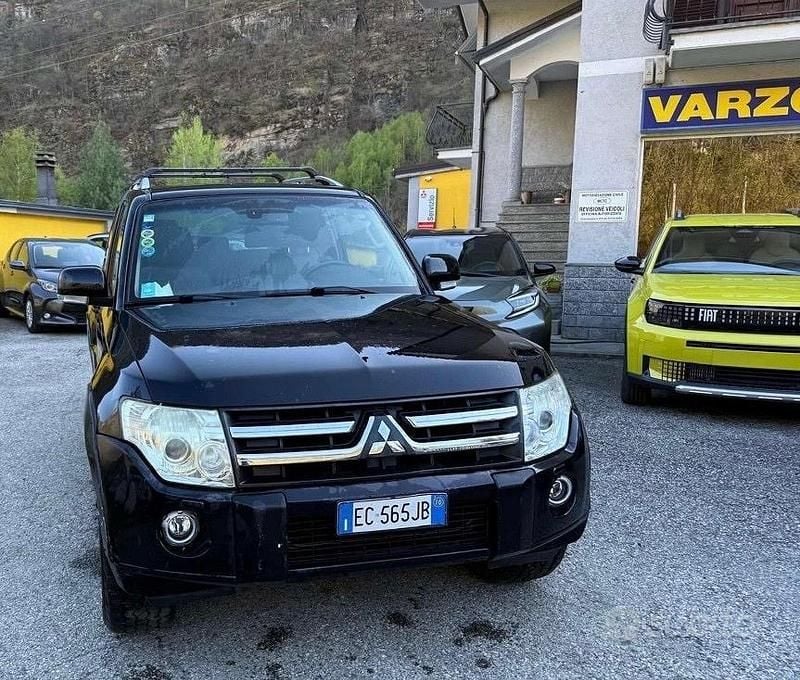 Usata Mitsubishi Pajero Instyle 200 CV (147 kW) 2010 Nero SUV