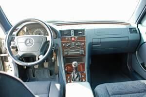 Usata Mercedes C200 192 CV (141 kW) 1997 Argento Berlina