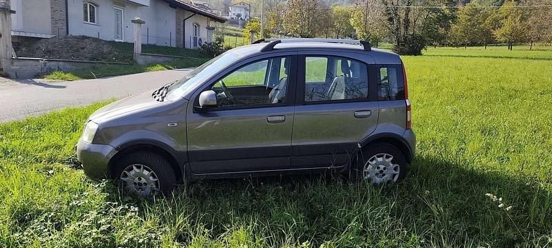 Usata Fiat Panda 4x4 Climbing 75 CV (55 kW) 2013 Grigio Utilitaria