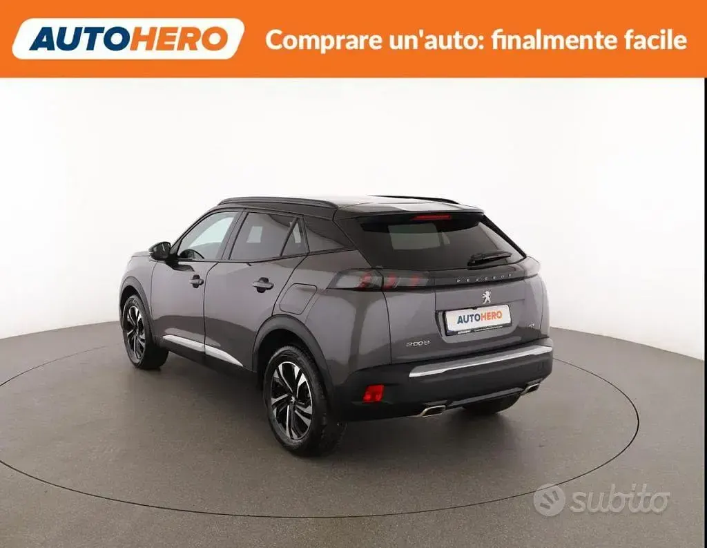 Usata Peugeot 2008 GT-line 131 CV (96 kW) 2023 Grigio SUV