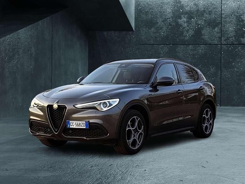 Usata Alfa Romeo Stelvio Sprint 201 CV (147 kW) 2021 Grigio SUV