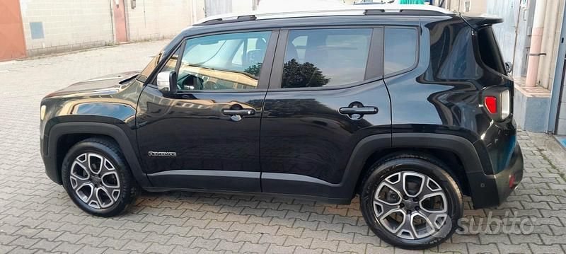 Usata Jeep Renegade Limited 140 CV (102 kW) 2017 Nero SUV