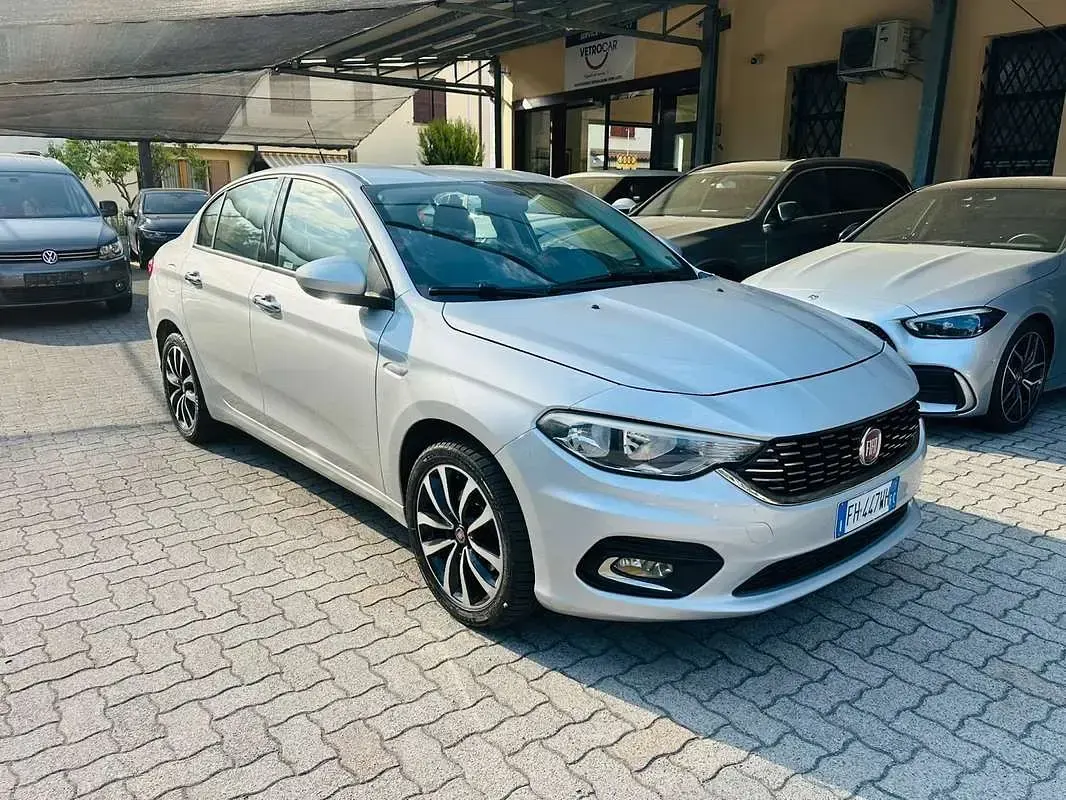 Usata Fiat Tipo Easy 95 CV (69 kW) 2016 Berlina